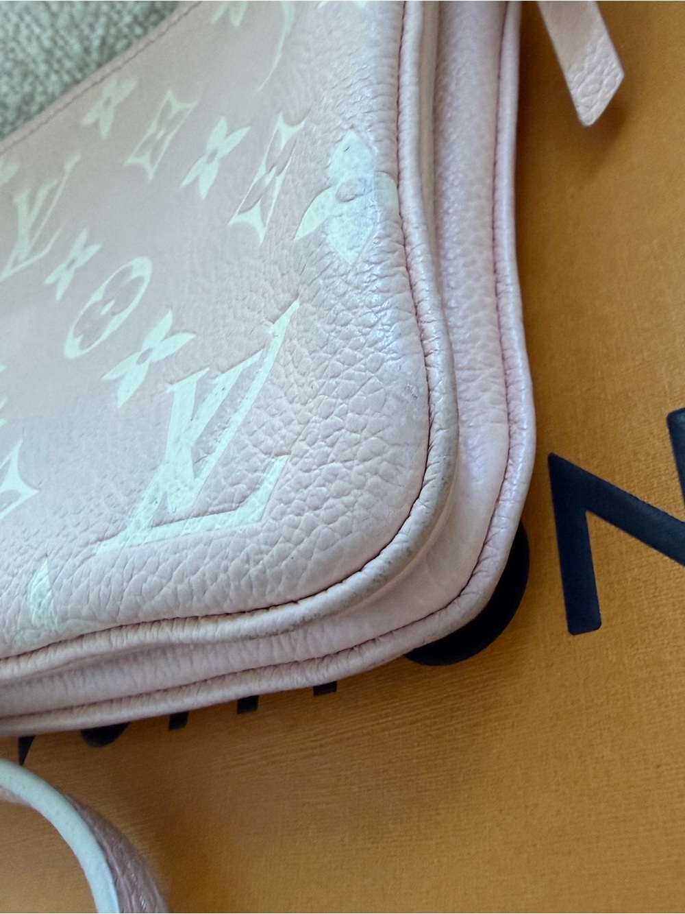 Louis Vuitton Monogram Crossbody - Picture 6 of 13